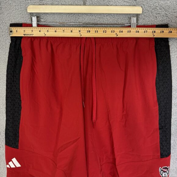 S Adidas Shorts Mens XXL Red NC State Wolfpack Woven 9" Inseam Athletic NWT - Picture 3 of 7